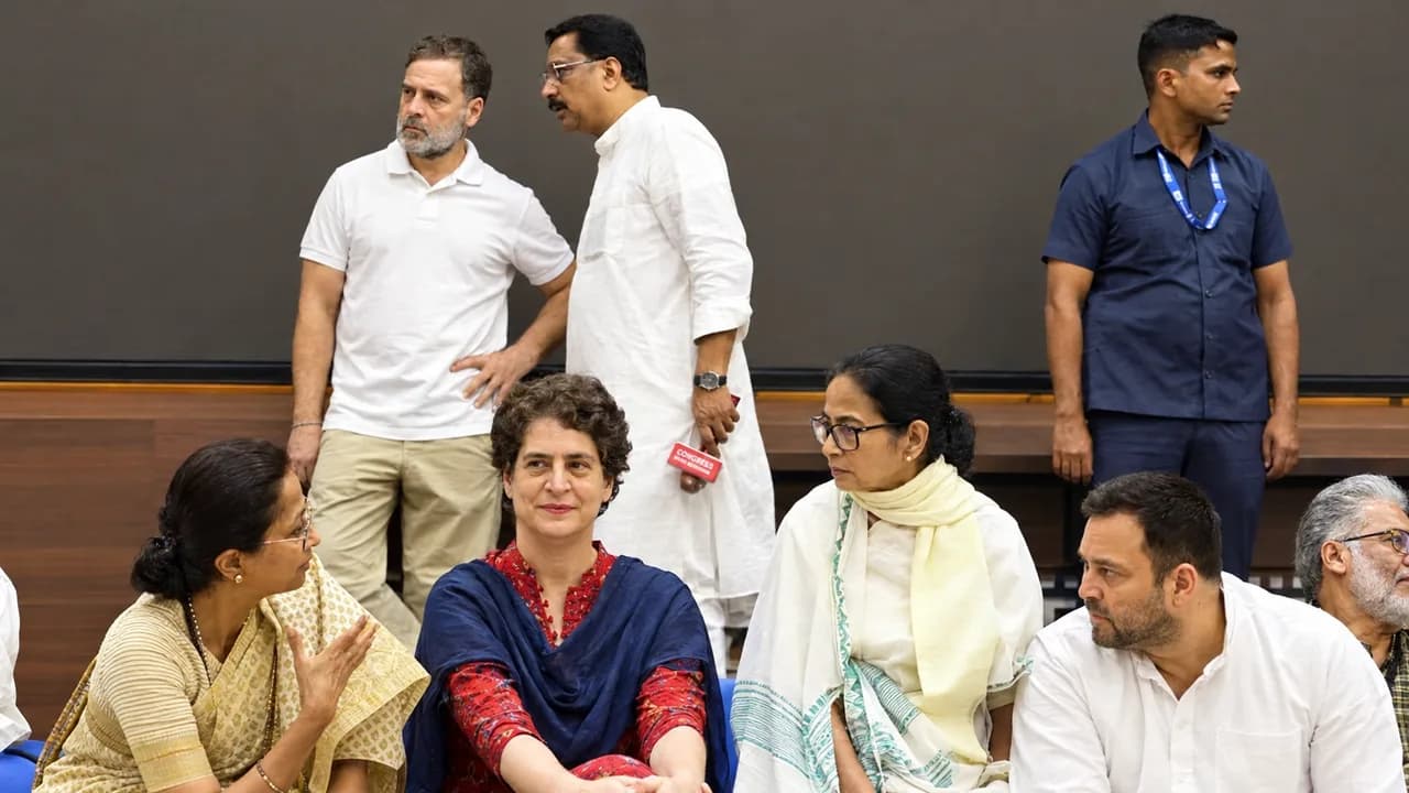 Indi Alliance sits togather to disrupt the government functioning