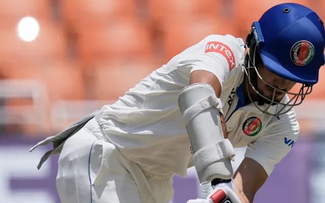 Amazing knock by the Afgani