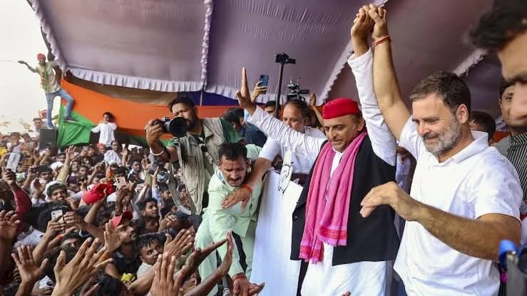 मोदी-योगी पर विपक्ष का आक्रमण